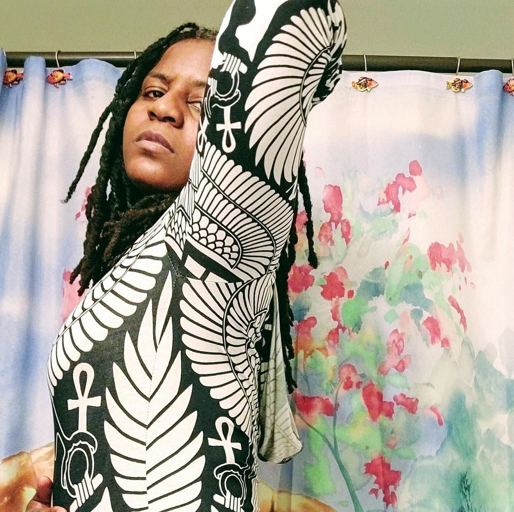 Meet your Posher, Tisharra